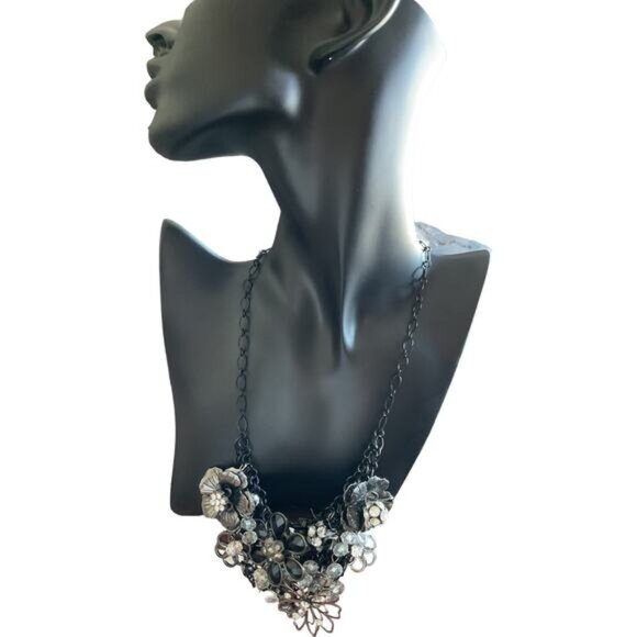 Black Floral Crystal Statement Necklace Adjustable Chain Lobster Clasp Closure - Picture 3 of 7